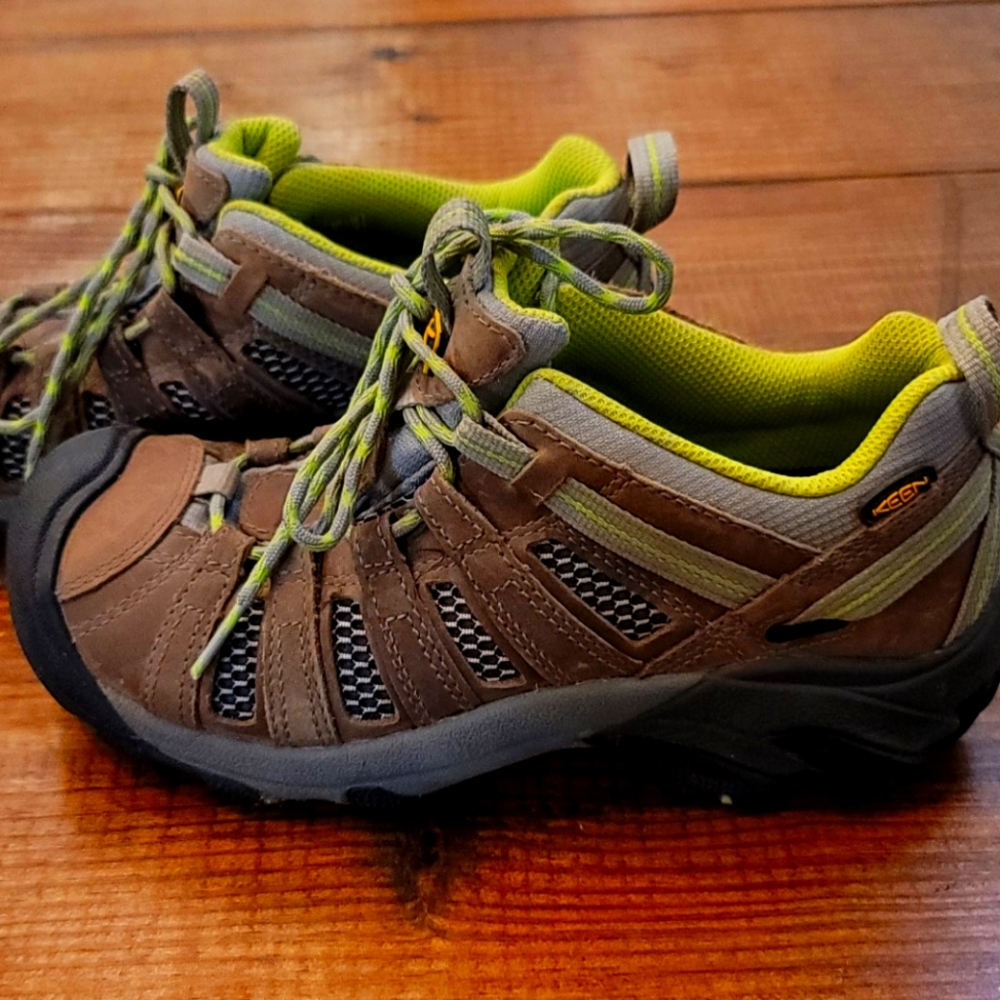 Keen Voyageur Hiking Shoes
